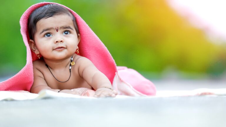 90+ Incredibly Cute Baby Quotes in Hindi with HD Images